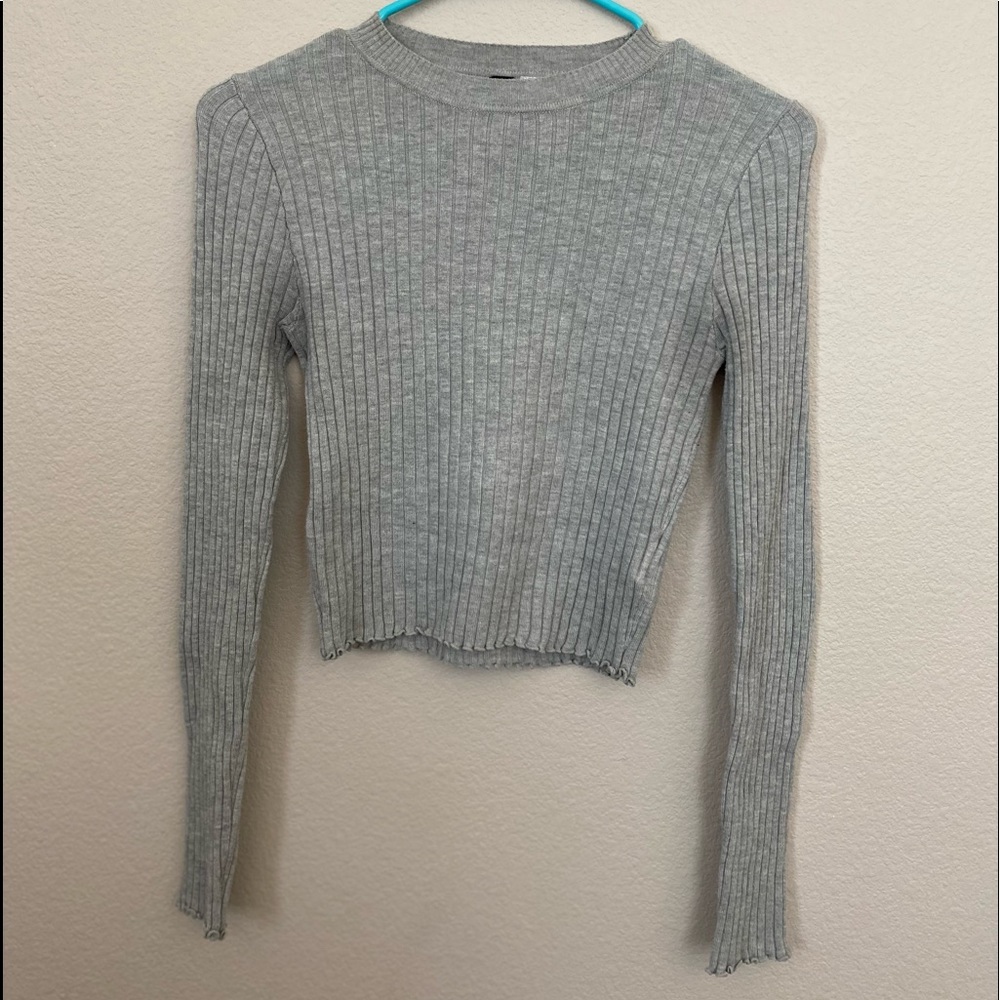 Long sleeve crop top with ruffled sleeve and bottom